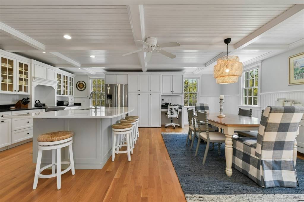 Hingham, MA 02043,54 Pleasant St