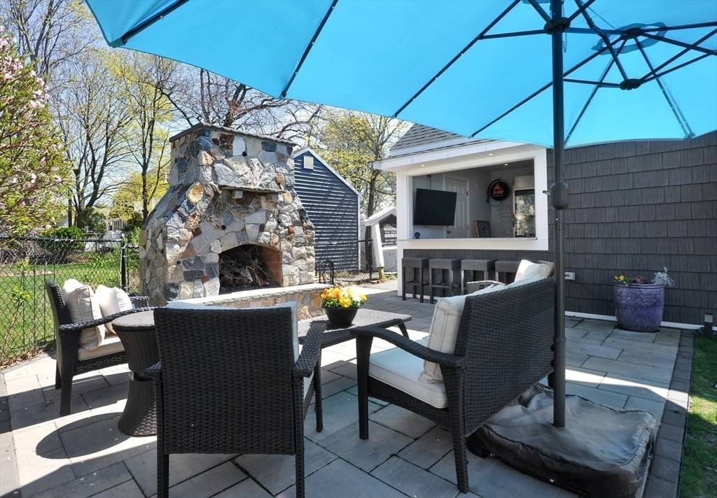 Hull, MA 02045,14 Lewis St