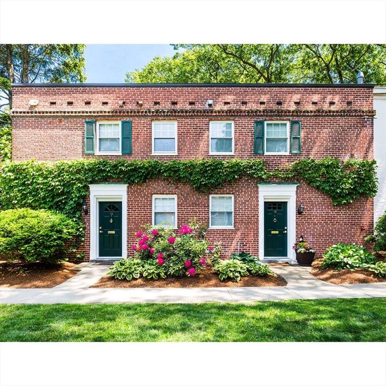 Brookline, MA 02467,39 Thornton Rd #39