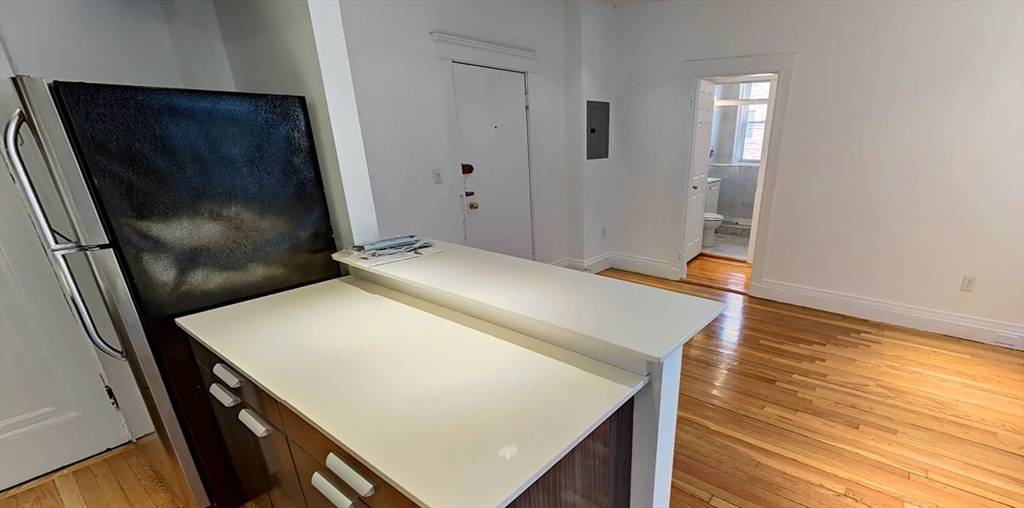 Boston, MA 02215,117 Park Dr. #5