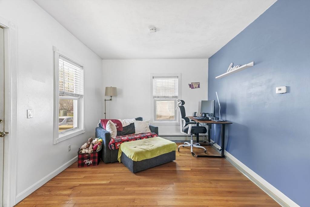 54 Harris St Pawtucket, RI 02861
