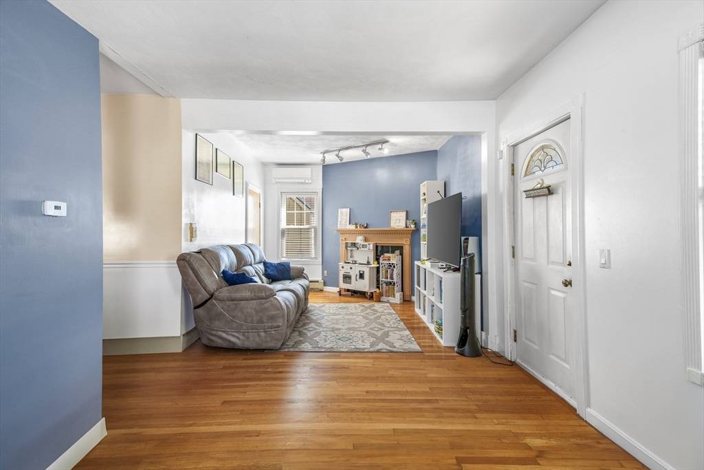 54 Harris St Pawtucket, RI 02861