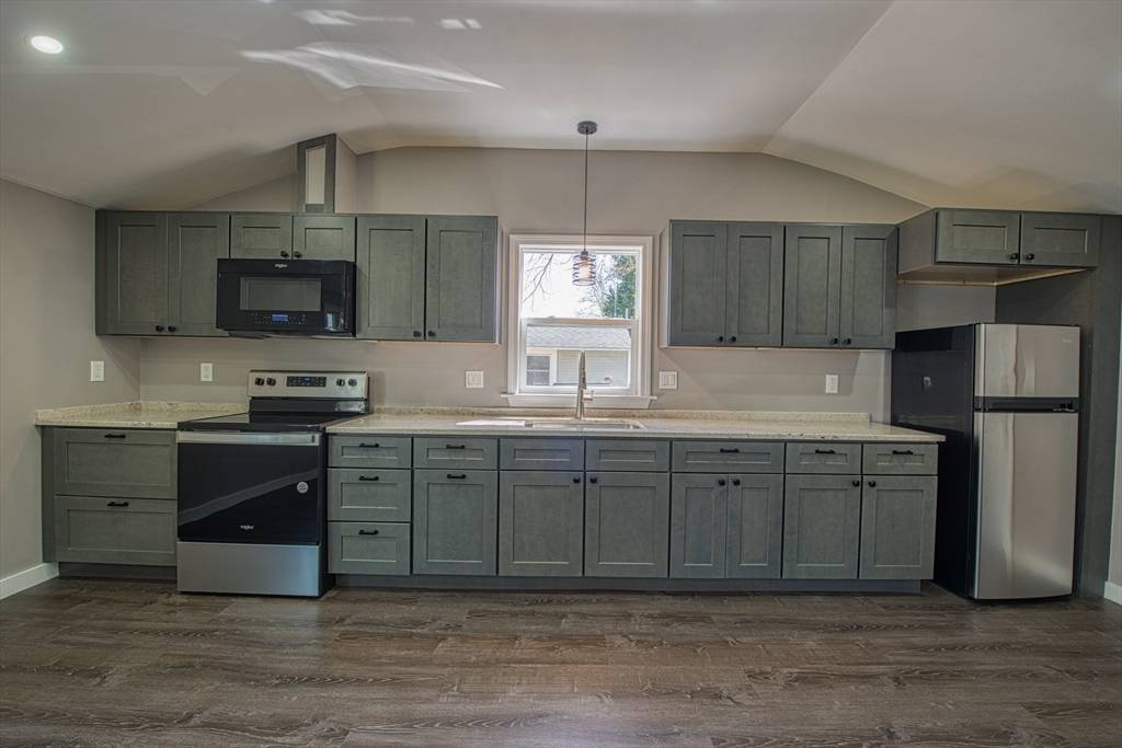Lakeville, MA 02347,22 3rd