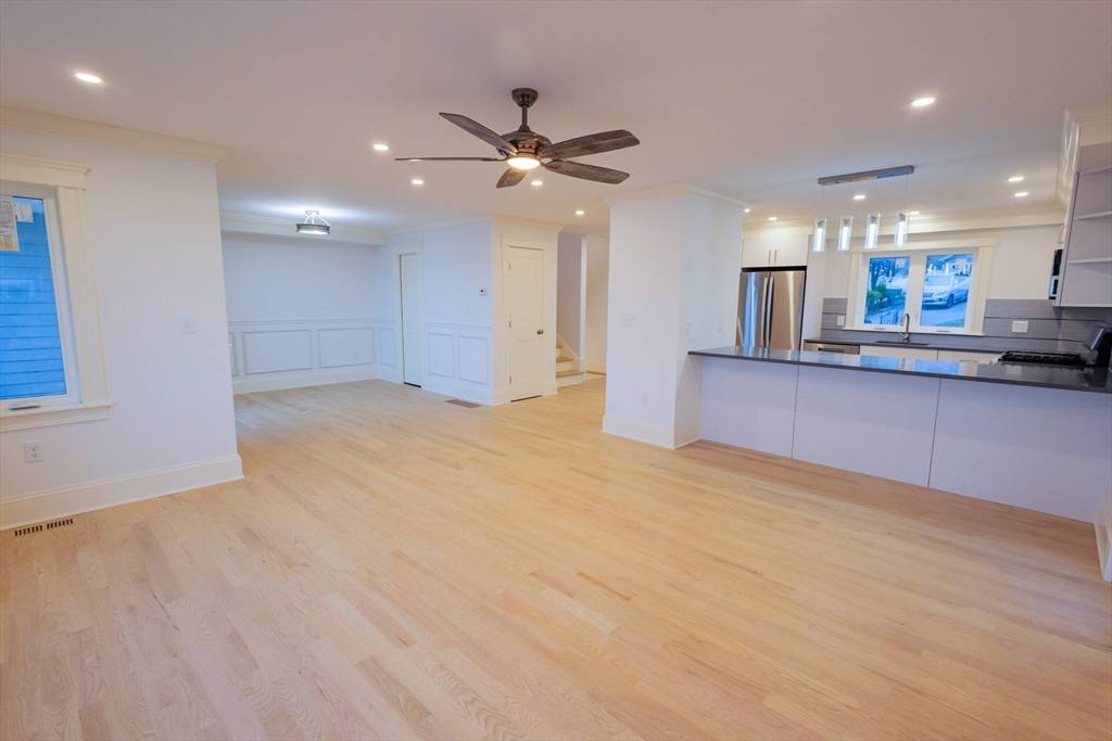Hull, MA 02045,121 Bay Street #B