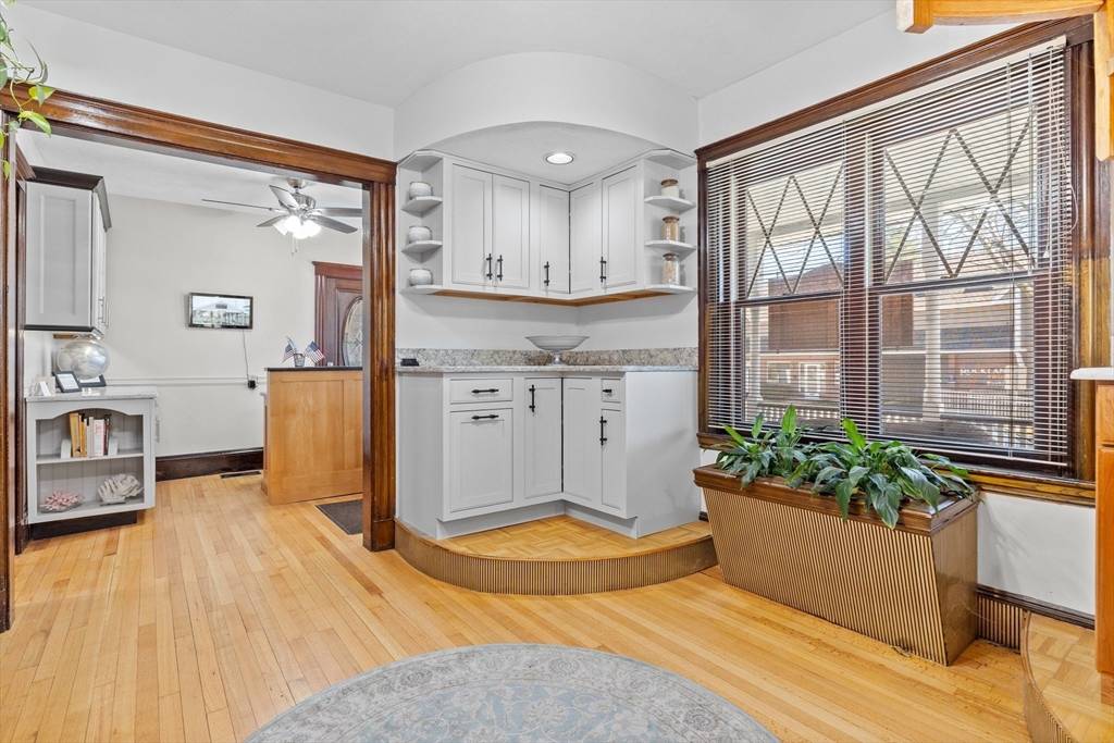 327 Central St Saugus, MA 01906