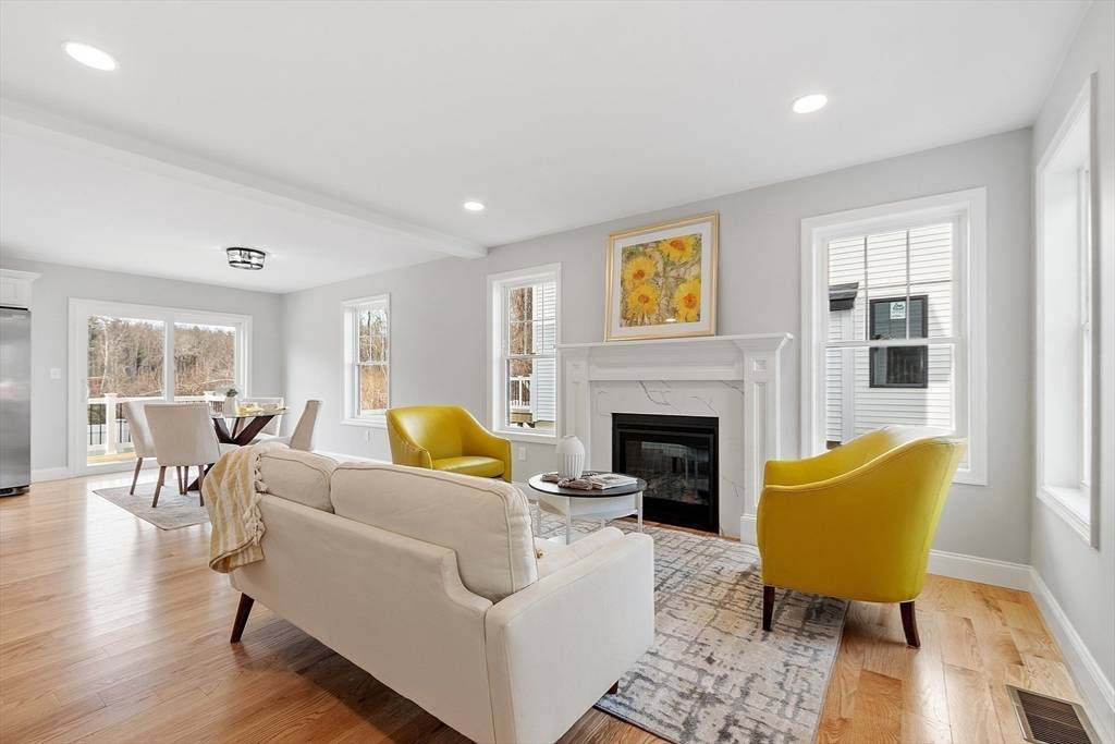 Lunenburg, MA 01462,711 Massachusetts Avenue #3