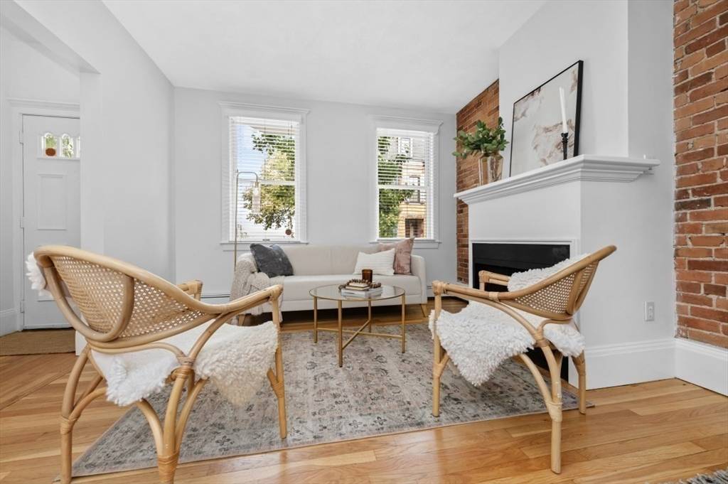 Boston, MA 02129,298 Bunker Hill Street #1