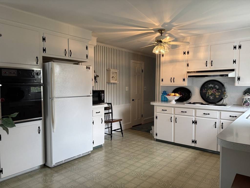 243 West Ave Seekonk, MA 02771