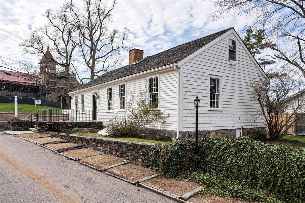56 Main St Easton, MA 02356