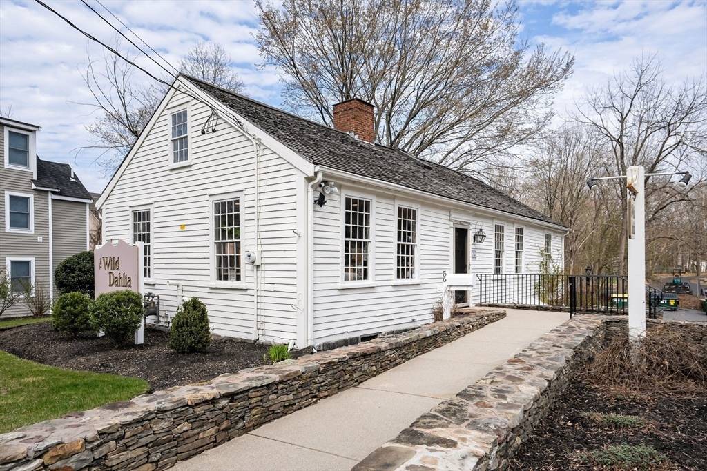 56 Main St Easton, MA 02356