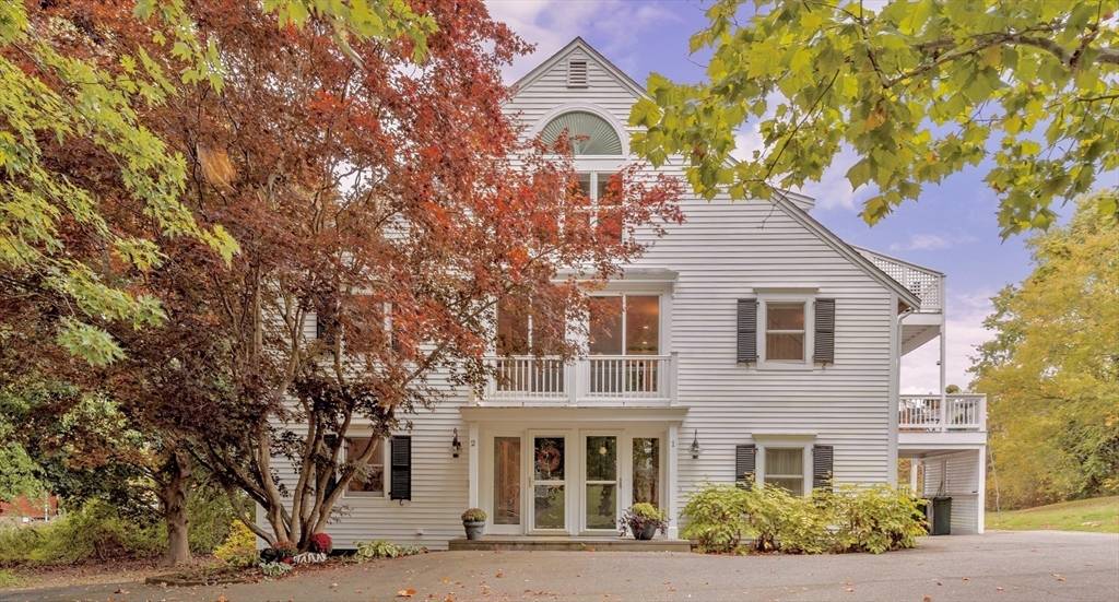 Newburyport, MA 01950,38 Toppans Lane #2
