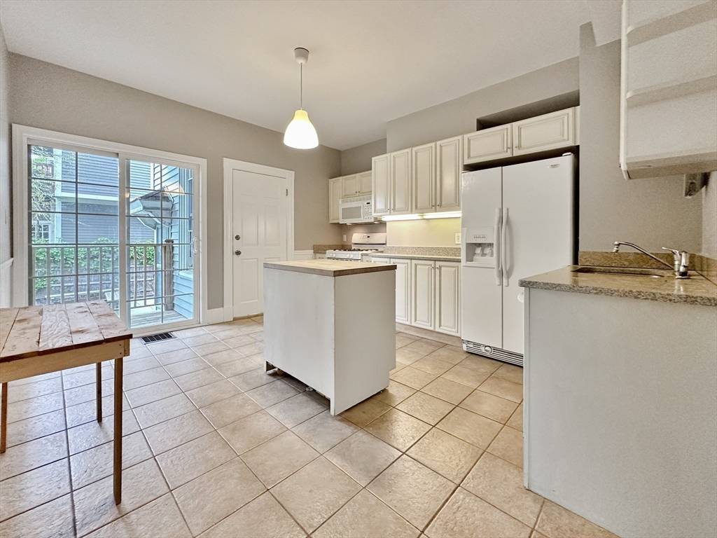 Cambridge, MA 02139,5-7 Carlisle Street #1