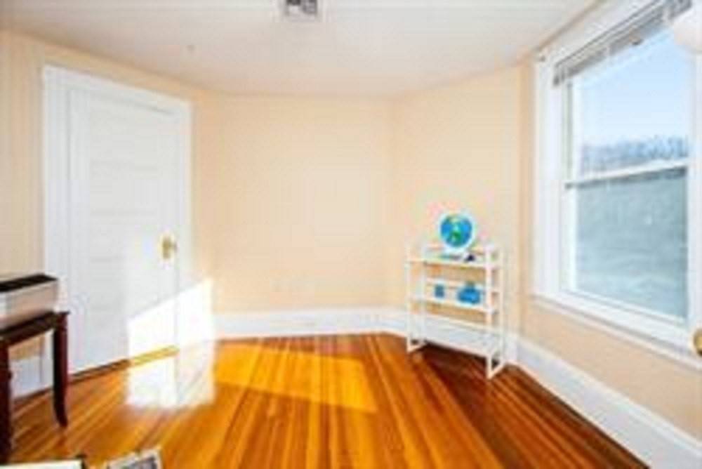 Brookline, MA 02445,14 East Milton Road #3