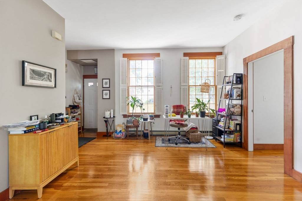 Cambridge, MA 02139,87 Bristol St #1A