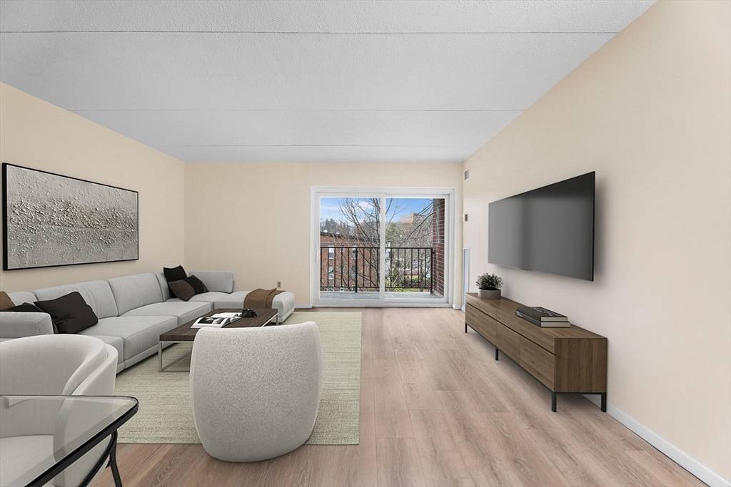 Boston, MA 02467,50-56 Broadlawn Park #419