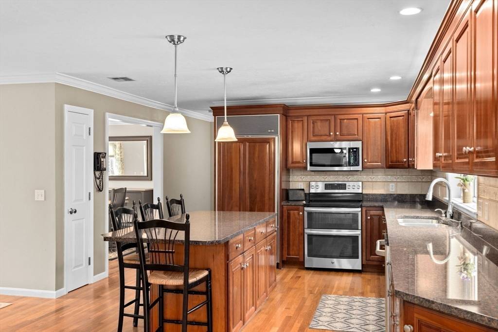 Lakeville, MA 02347,14 Hitching Post Rd