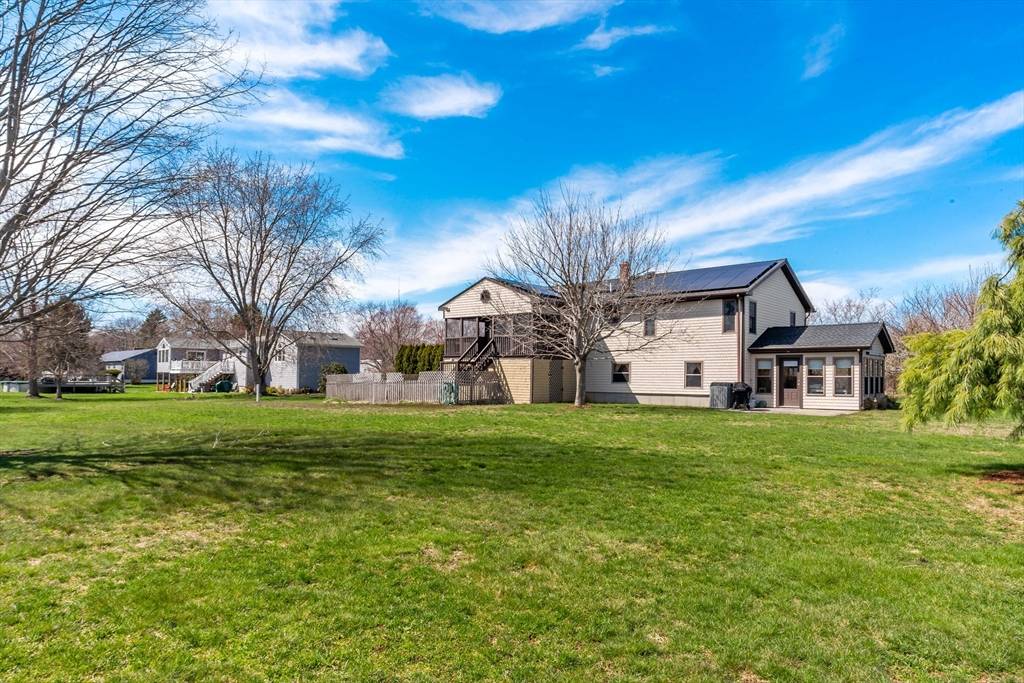 Swansea, MA 02777,5 Daniel Ln