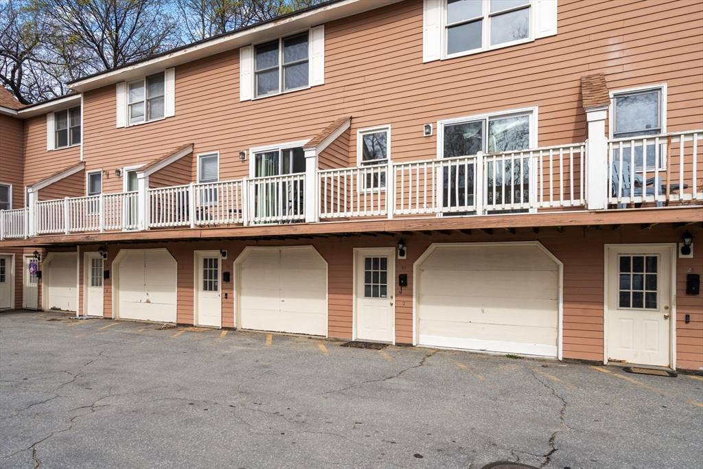 Lowell, MA 01854,23 Madonna Cir #23