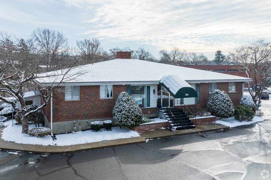 Framingham, MA 01702,235 Walnut St