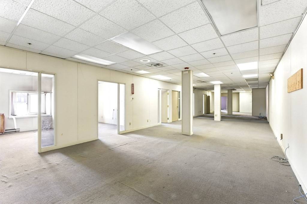 Holyoke, MA 01040,1 Bigelow St