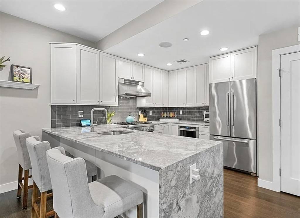 Boston, MA 02127,309 E #22
