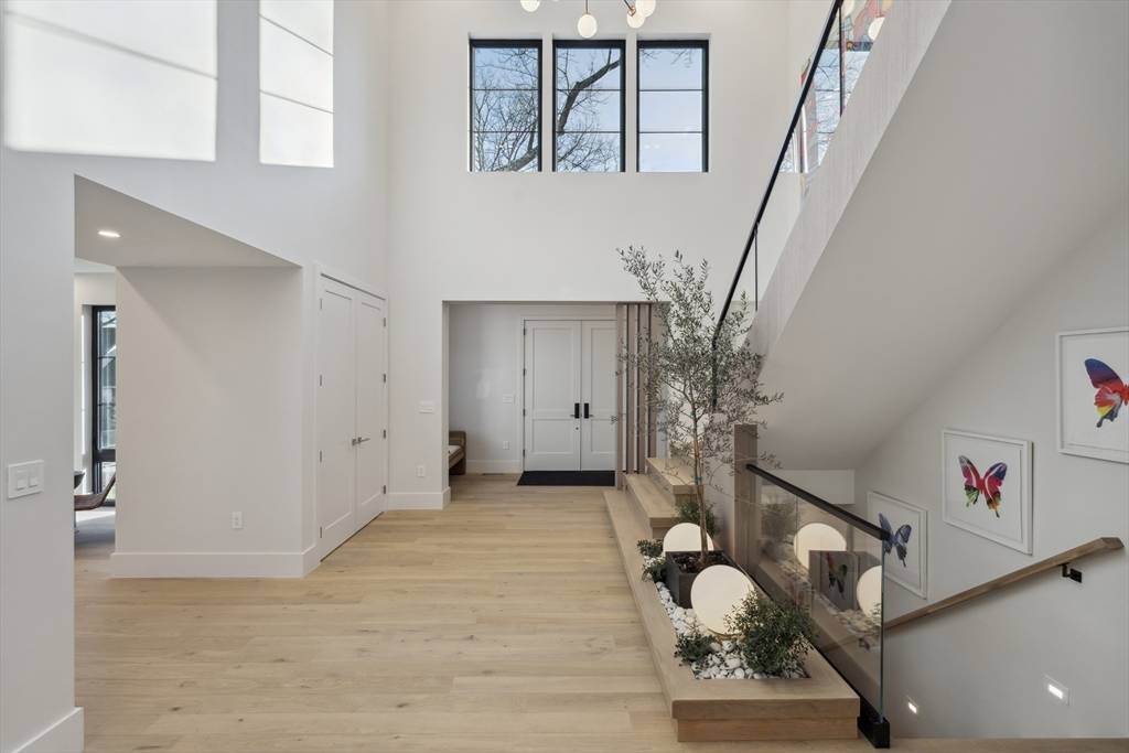Wellesley, MA 02481,9 Bellevue Road