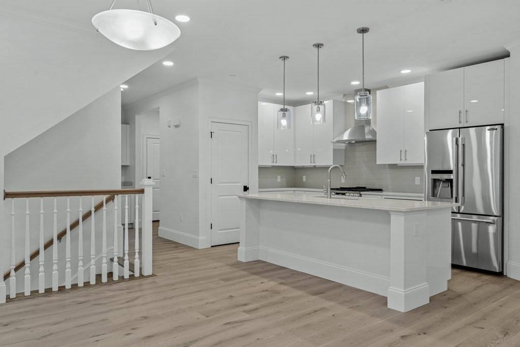 Lexington, MA 02420,19 Lily Pond Lane #19