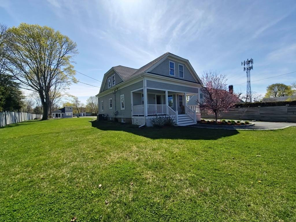 Falmouth, MA 02536,23 Old Barnstable Rd