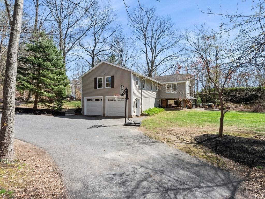 Southborough, MA 01772,33 Atwood St.