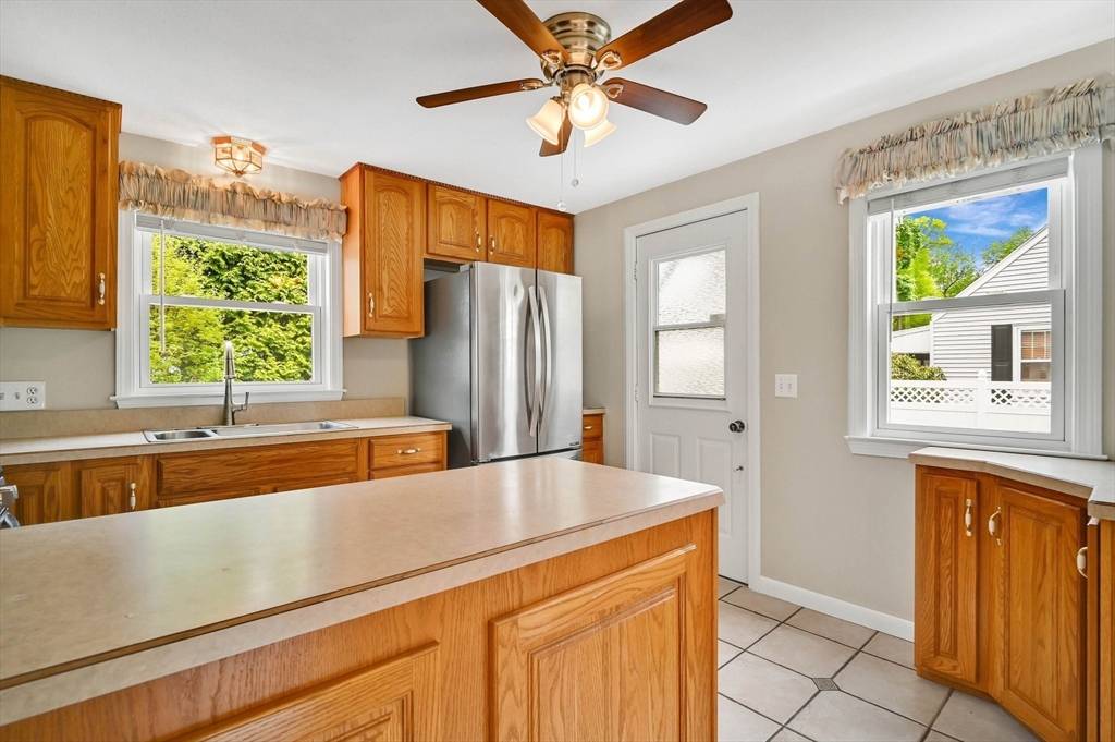 44 Woodward Rd West Springfield, MA 01089