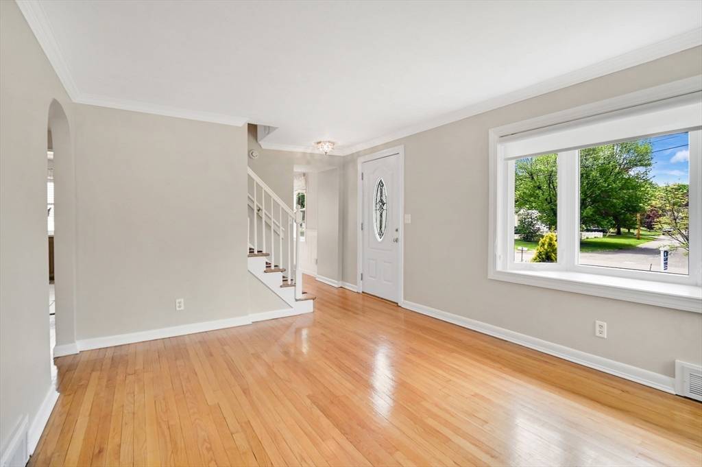 44 Woodward Rd West Springfield, MA 01089