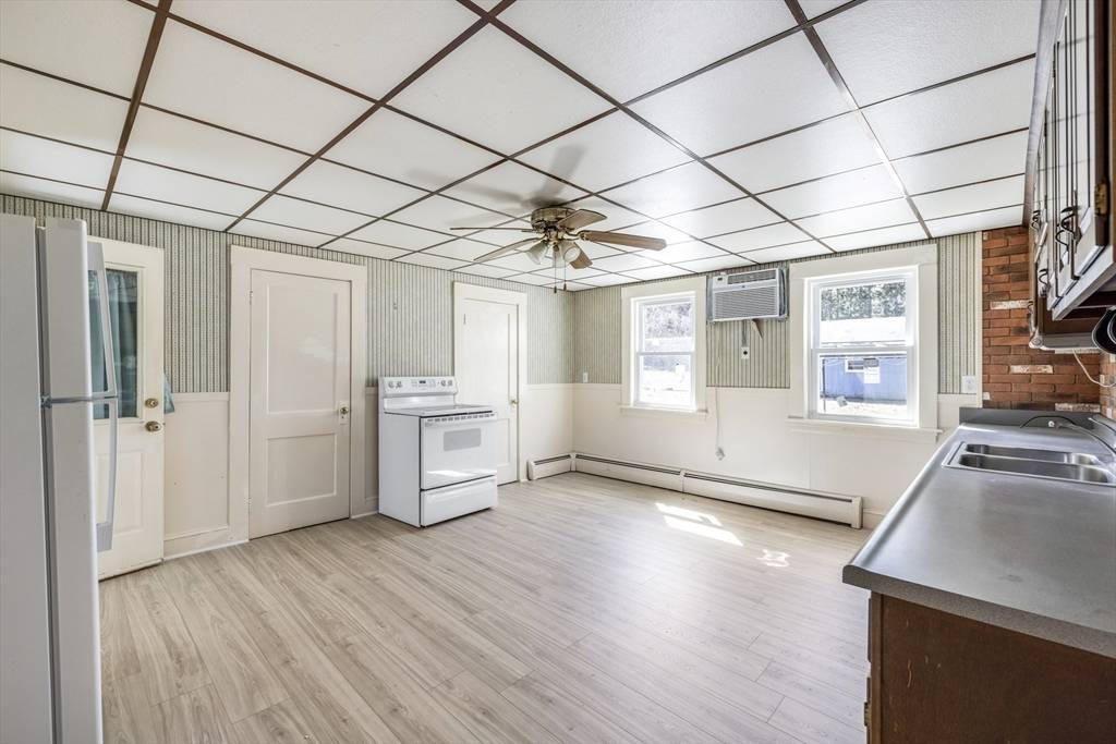 174 Beacon St Andover, MA 01810