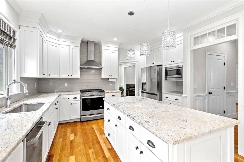 Shrewsbury, MA 01545,596 South St