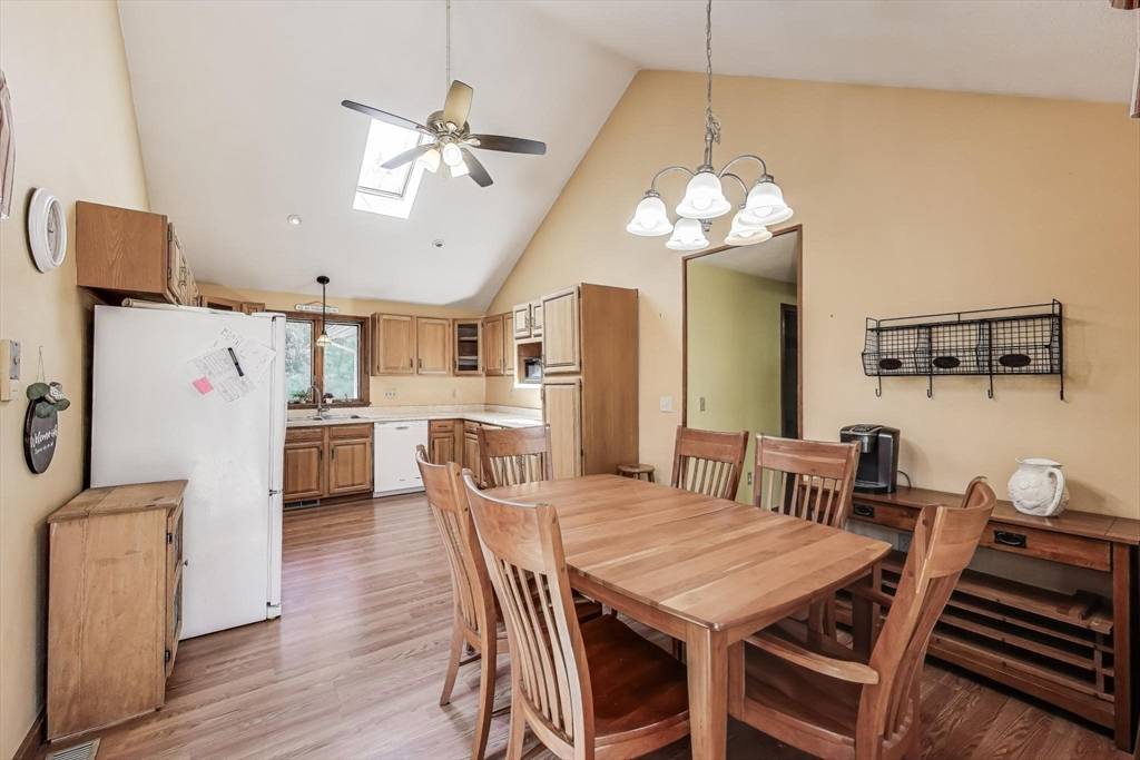 Dennis, MA 02638,49 Lady Slipper Dr