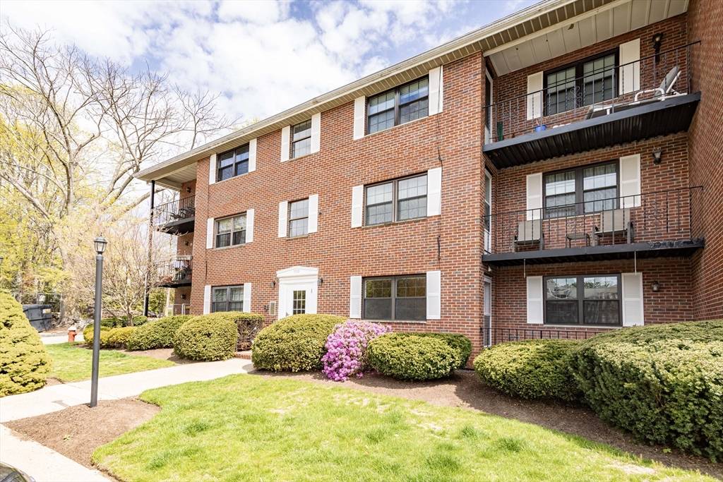 Canton, MA 02021,360 Neponset Street #703