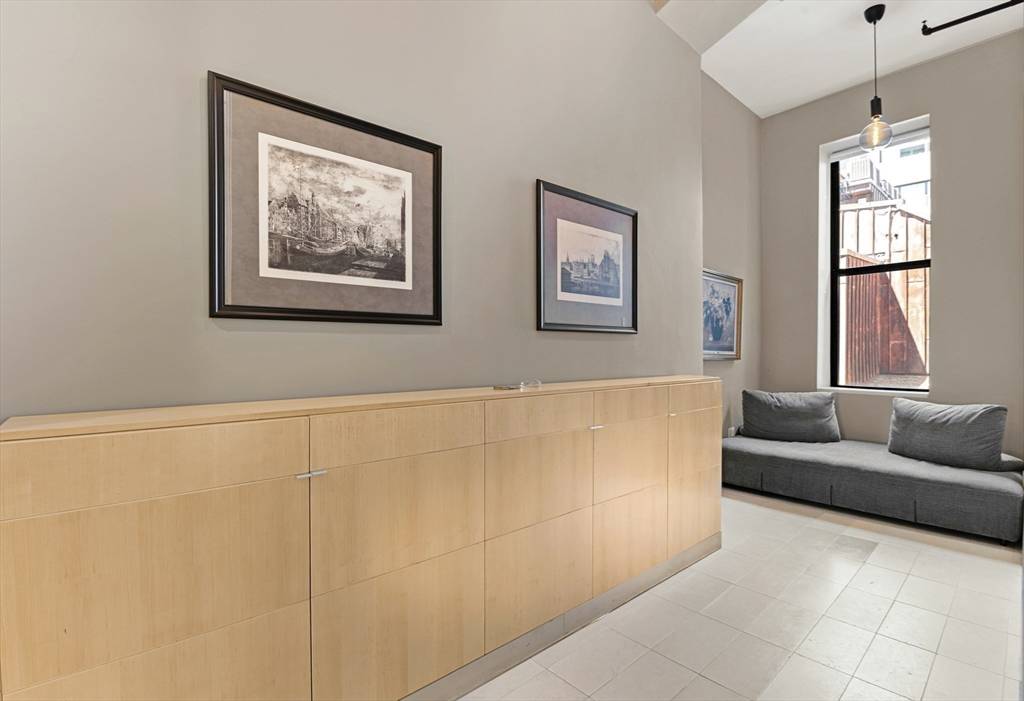 453 Washington St #3A Boston, MA 02111