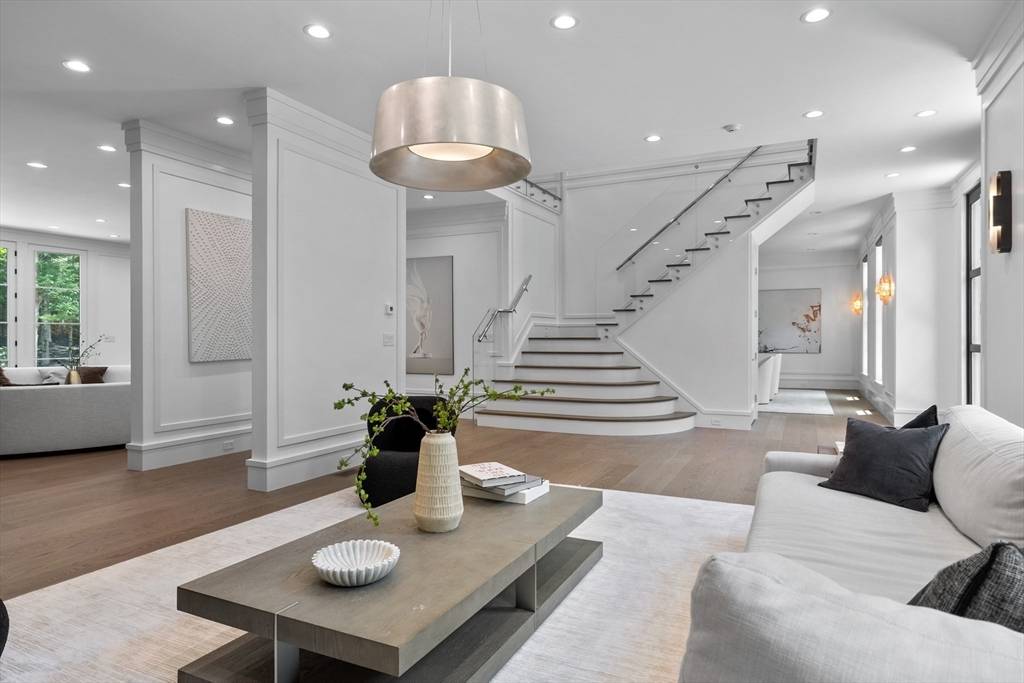 Brookline, MA 02467,138 Woodland Road