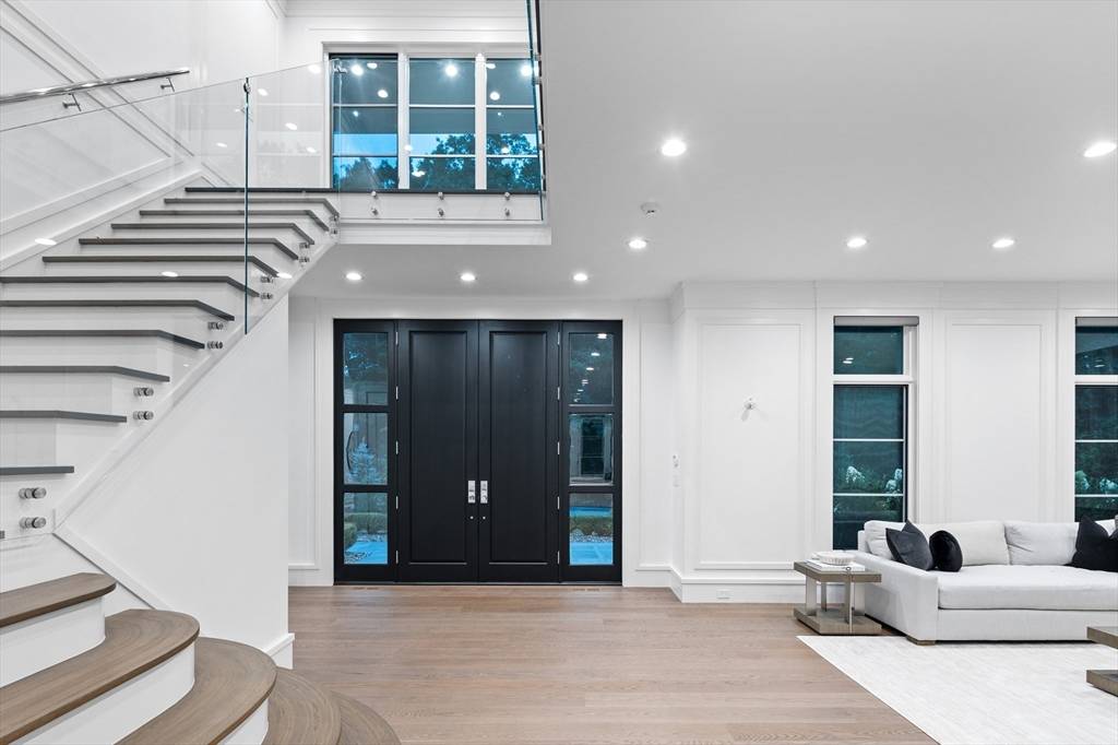 Brookline, MA 02467,138 Woodland Road