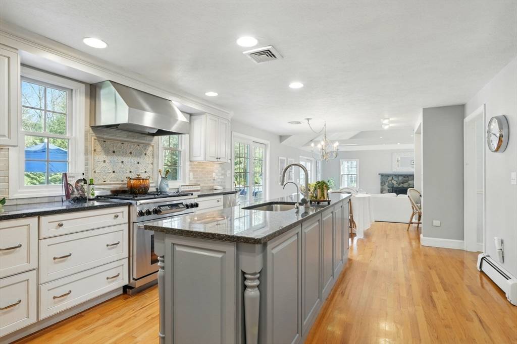 121 Forest St Duxbury, MA 02332