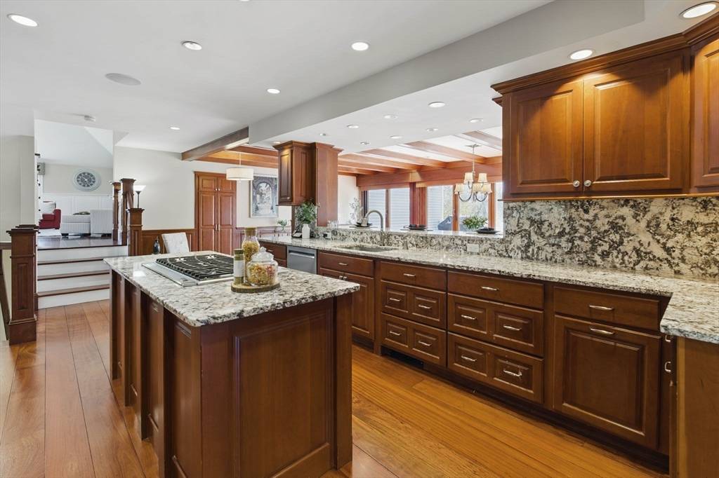 Tewksbury, MA 01876,58 Bridle Path