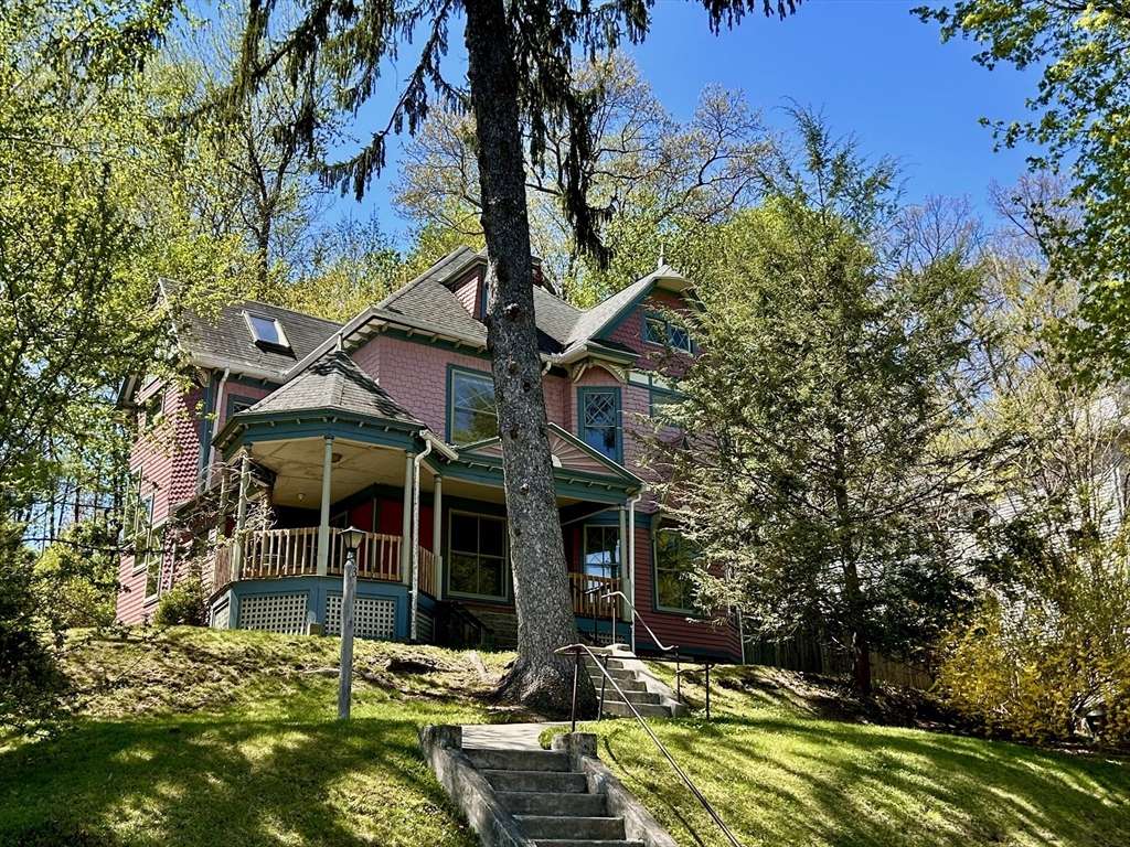 Worcester, MA 01603,13 Circuit Ave E