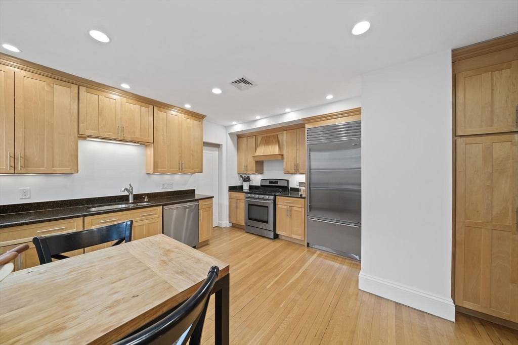 4 Fairbanks #2 Brookline, MA 02446