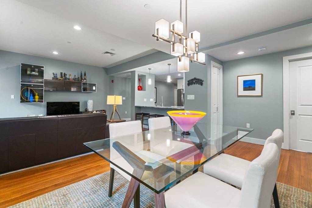 321 Hammond Pond Parkway #201 Brookline, MA 02467