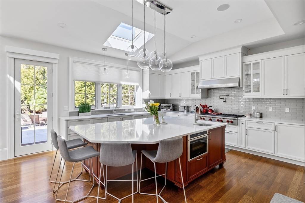 Newton, MA 02468,37 Radcliffe Rd