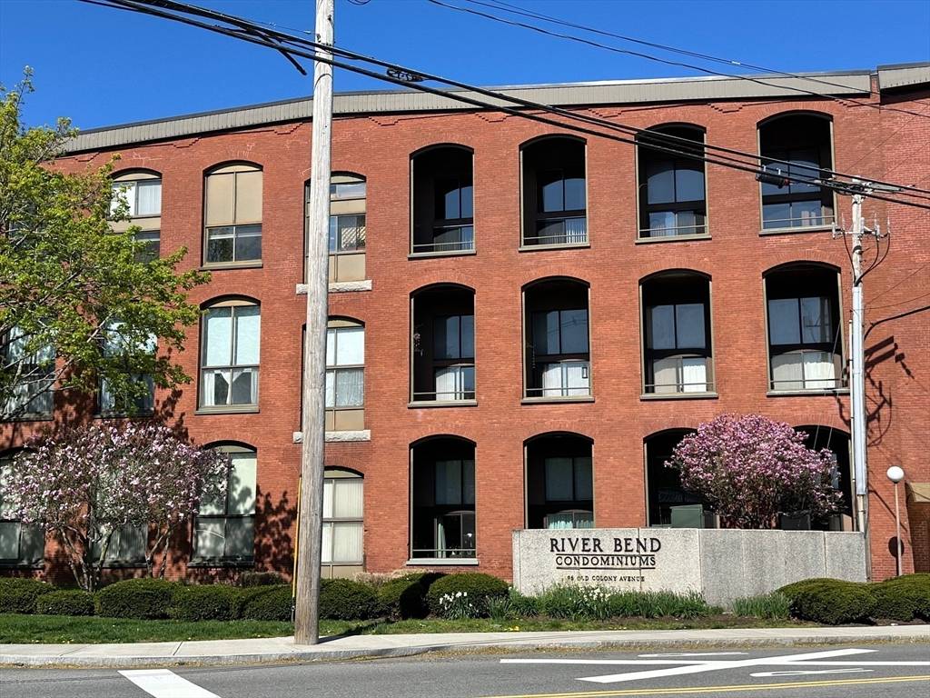 Taunton, MA 02718,96 Old Colony #215