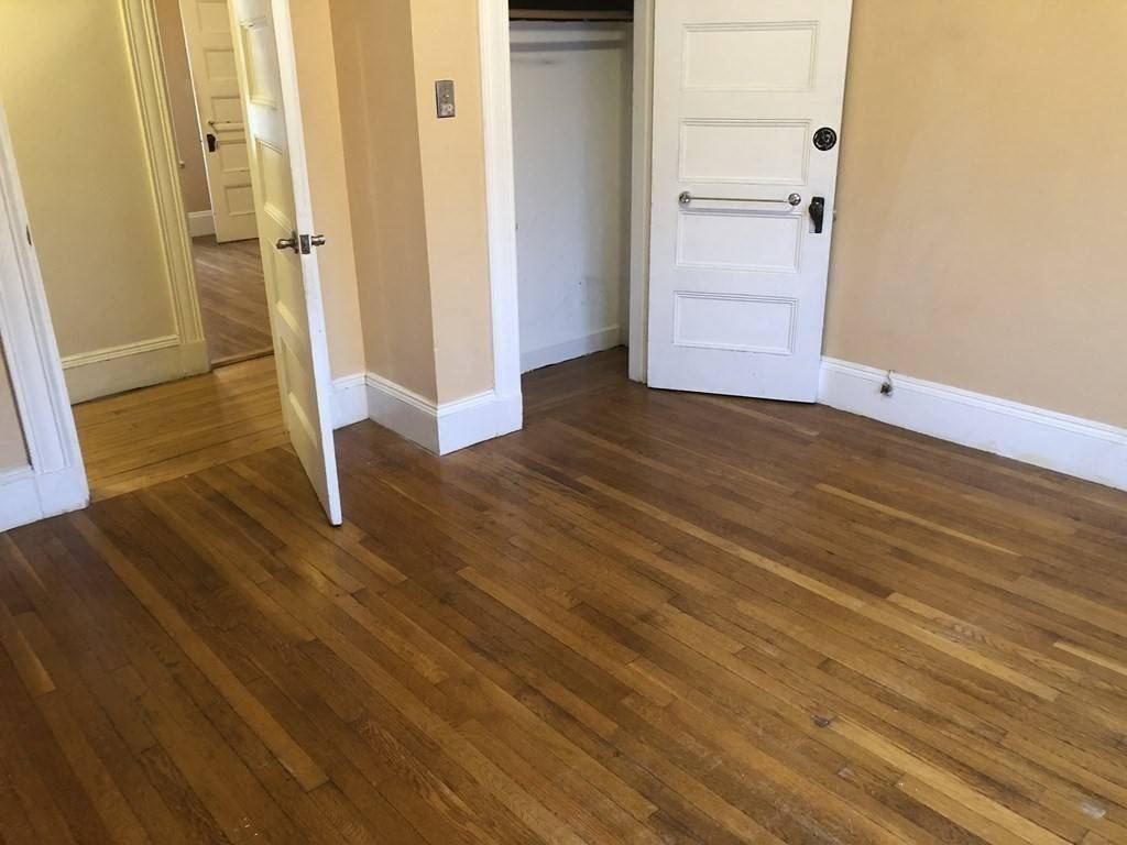 Brookline, MA 02445,68 Boylston Street #3