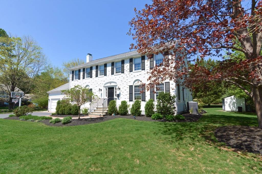 Wellesley, MA 02482,61 Eisenhower Cir