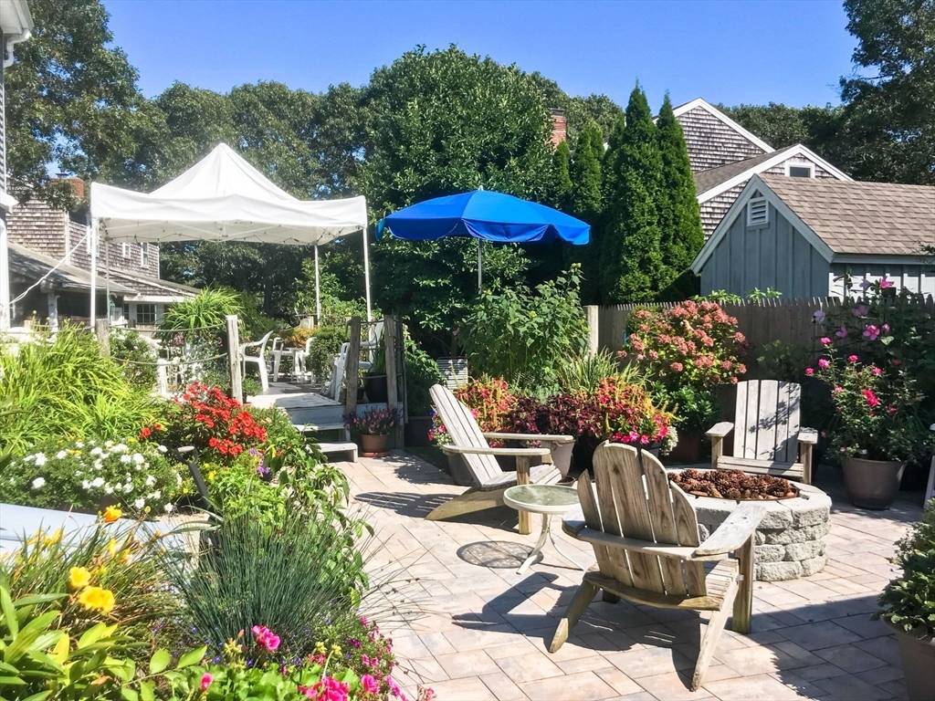69 Reynolds St Falmouth, MA 02536