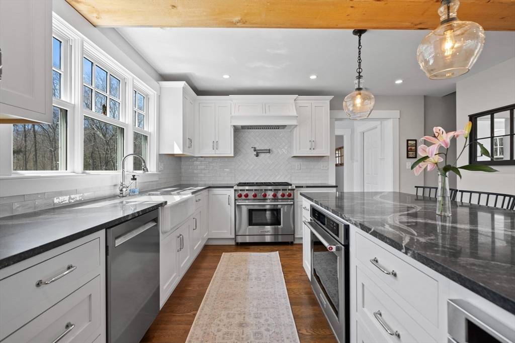 Cohasset, MA 02025,321 S Main St