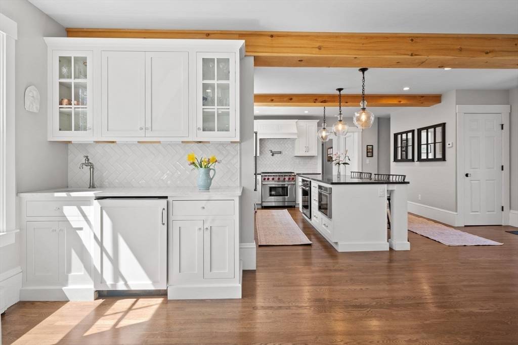 Cohasset, MA 02025,321 S Main St